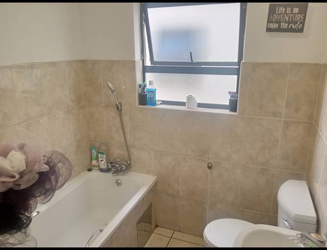 2 BEDROOM APARTMENT FOR SALE IN PARKRAND